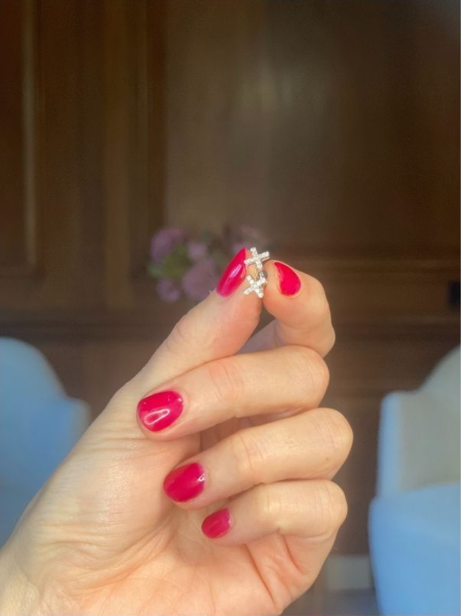 Mini Kiss Diamond Stud - single